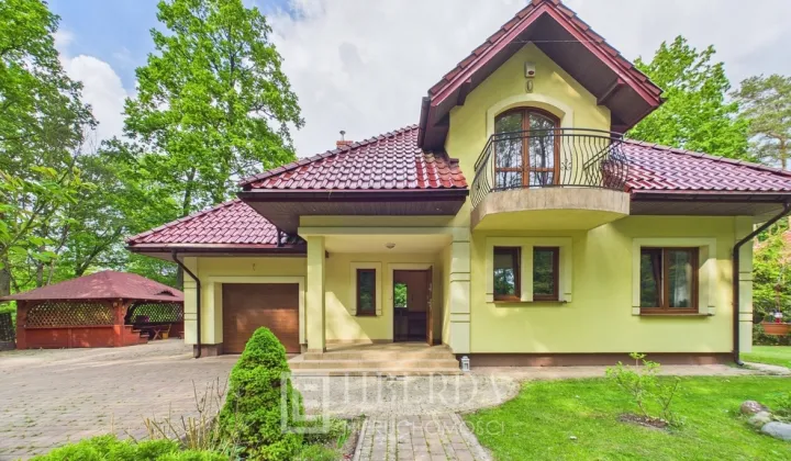 dom wolnostojący, 9 pokoi Krępiec, ul. Jagodowa