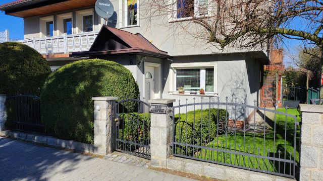 dom wolnostojący, 5 pokoi Piława Górna, ul. Herbaciana. Zdjęcie 1