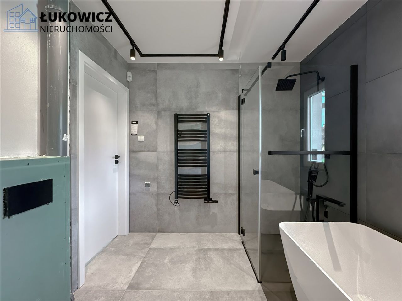 dom wolnostojący, 4 pokoje Pisarzowice. Zdjęcie 16