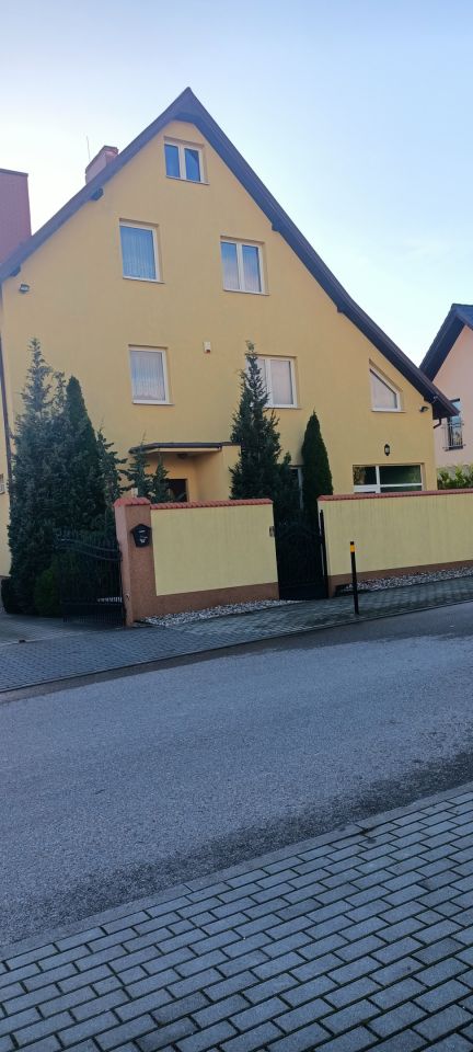 dom wolnostojący, 9 pokoi Rotmanka, ul. św. Siostry Faustyny. Zdjęcie 3