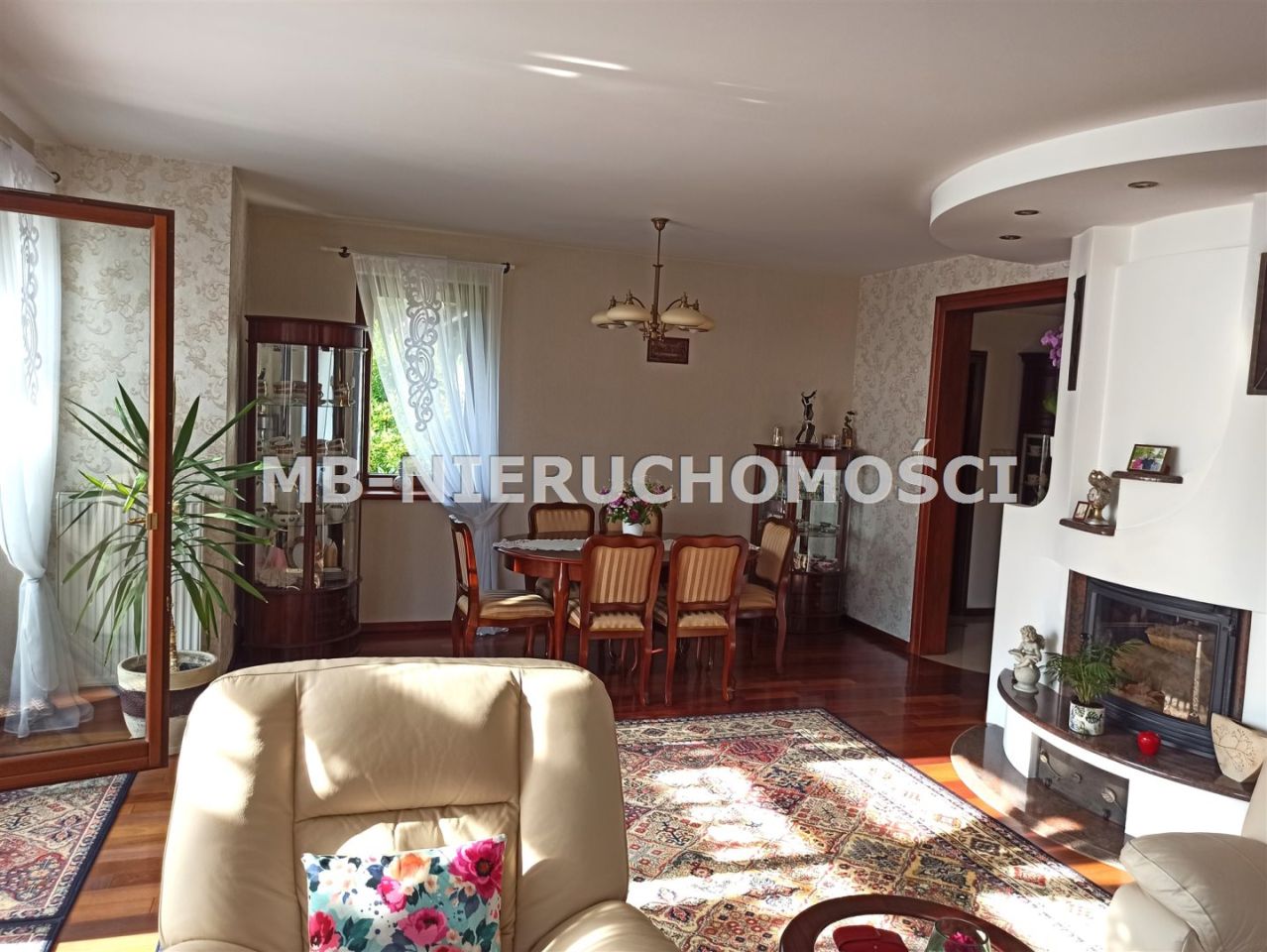 dom wolnostojący, 5 pokoi Sząbruk. Zdjęcie 2