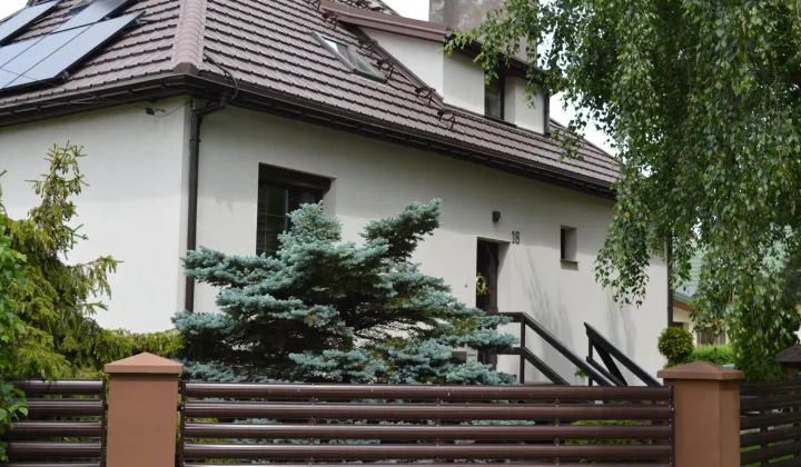 dom wolnostojący, 6 pokoi Dąbrówka, ul. Lipowa
