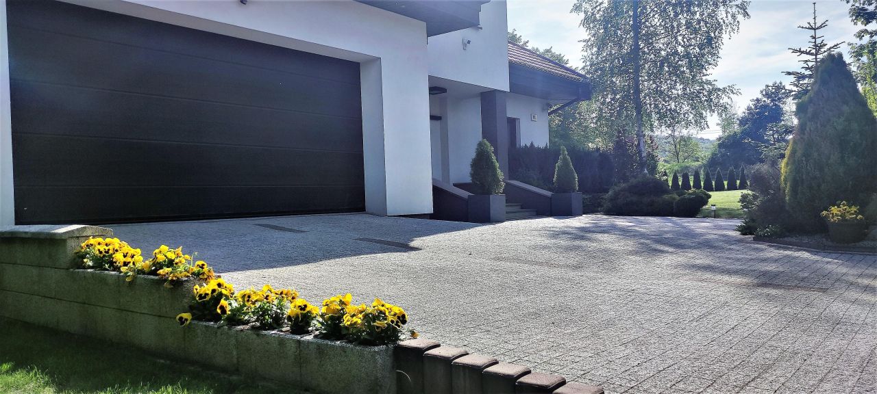 dom wolnostojący, 7 pokoi Kielce Zalesie, ul. Zalesie. Zdjęcie 2