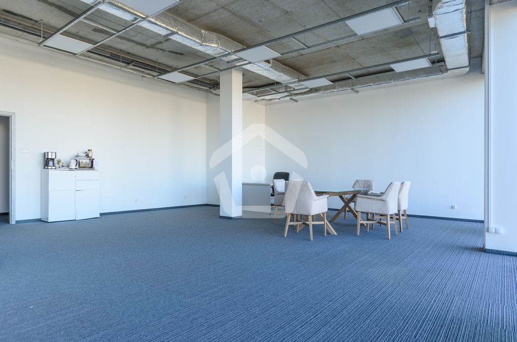 Hala/magazyn Łąka. Zdjęcie 10