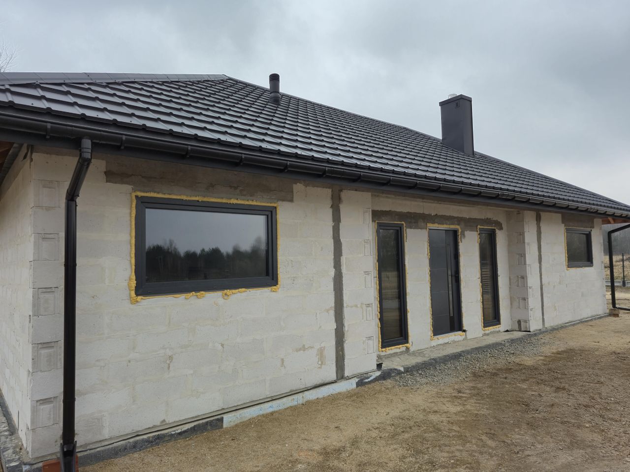 dom wolnostojący, 3 pokoje Mysłów, ul. Sosnowa. Zdjęcie 2