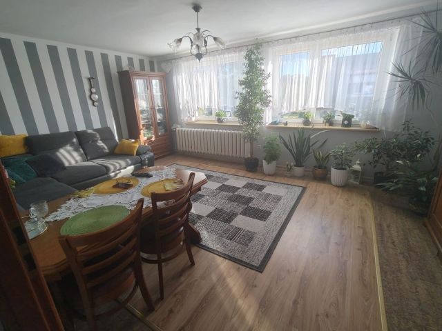 Mieszkanie 3-pokojowe Redęcin. Zdjęcie 1