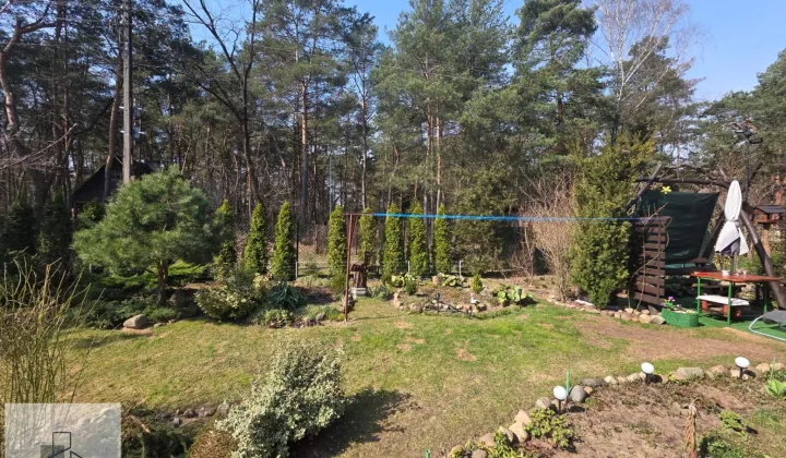 dom wolnostojący, 4 pokoje Poddębie