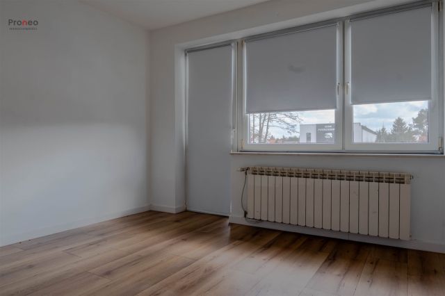 dom wolnostojący, 3 pokoje Stare Miasto. Zdjęcie 16