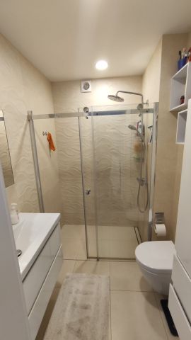 dom szeregowy, 6 pokoi Piastów, pl. Słoneczny. Zdjęcie 4