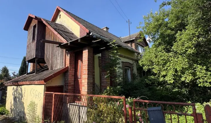 dom wolnostojący, 4 pokoje Klucze, ul. Środkowa