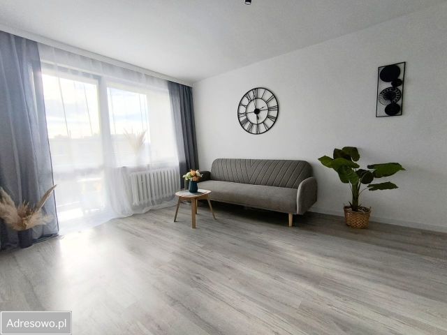 Mieszkanie 3-pokojowe Świdnica, ul. Mieczysława Kozara Słobódzkiego. Zdjęcie 1