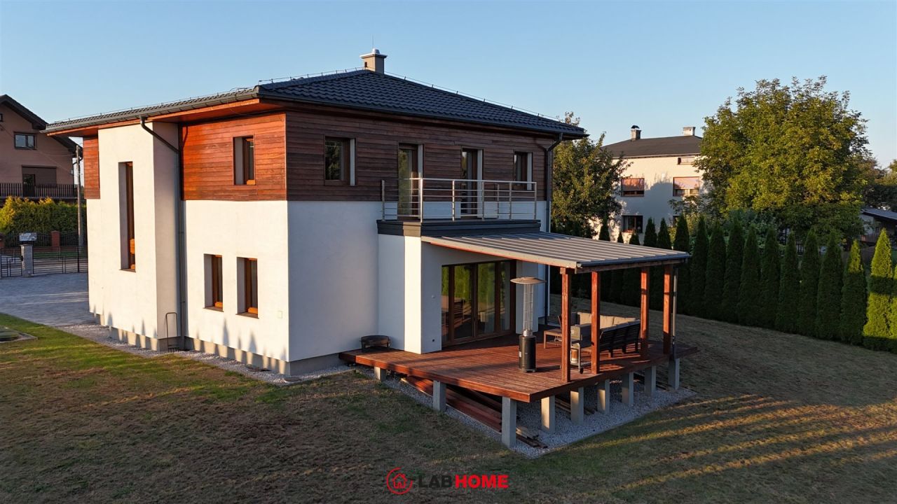 dom wolnostojący, 7 pokoi Kończyce Małe, ul. Folwarczna