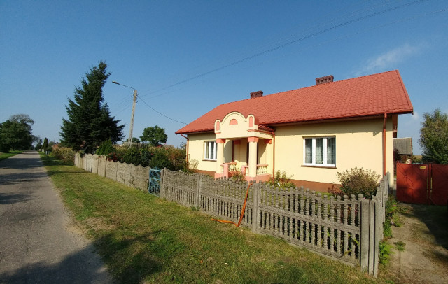 dom wolnostojący, 4 pokoje Rzuchów. Zdjęcie 1