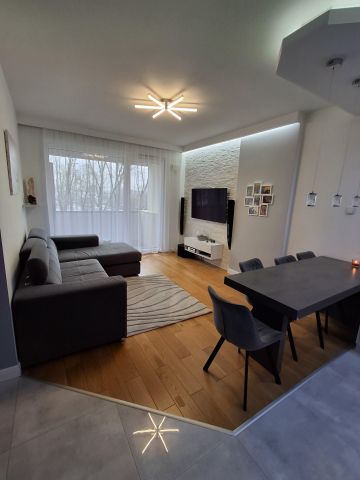 Mieszkanie 3-pokojowe Warszawa Ursus, ul. Tadeusza Hennela. Zdjęcie 2