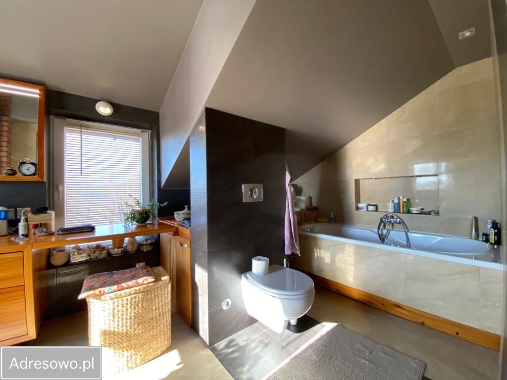 dom wolnostojący, 8 pokoi Kuńkowce. Zdjęcie 5