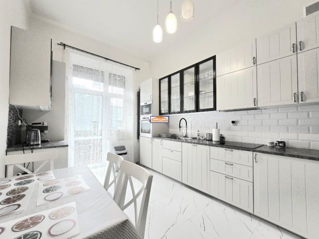 Mieszkanie 4-pokojowe Kraków Stare Miasto, ul. Szlak. Zdjęcie 1