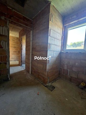 dom wolnostojący, 4 pokoje Kobylec. Zdjęcie 12