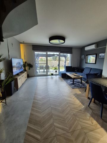 dom szeregowy, 4 pokoje Białystok Dziesięciny, ul. Pistacjowa. Zdjęcie 1