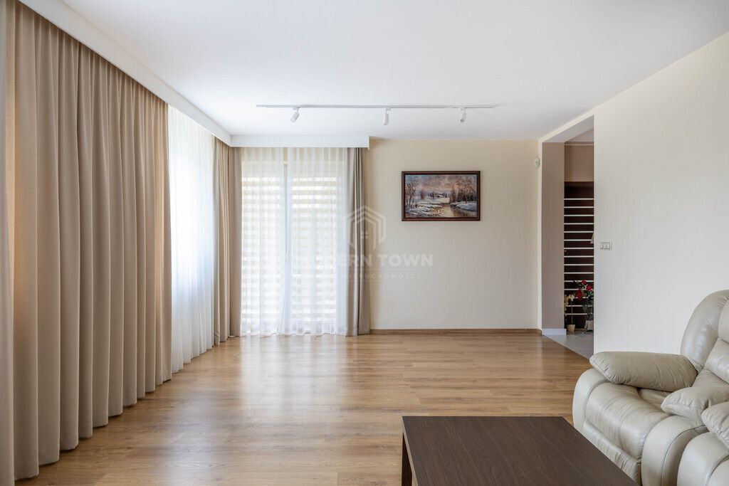 dom wolnostojący, 5 pokoi Rusiec. Zdjęcie 5