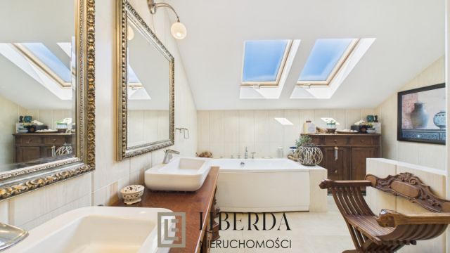 dom wolnostojący, 7 pokoi Motycz. Zdjęcie 15