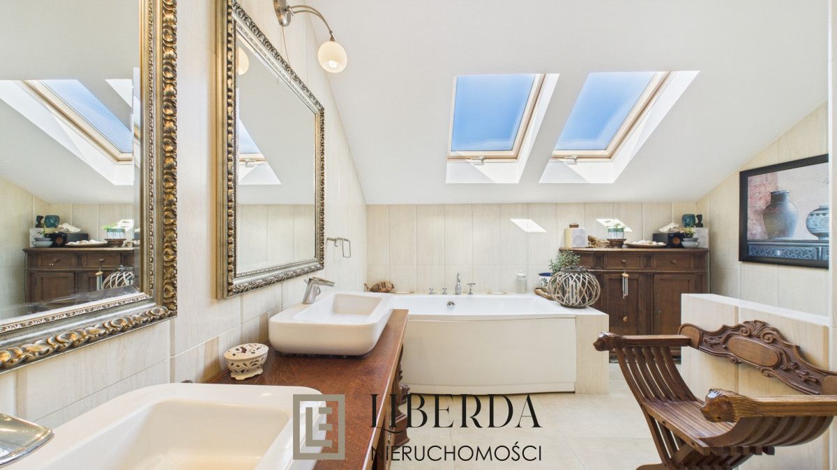 dom wolnostojący, 7 pokoi Motycz. Zdjęcie 15