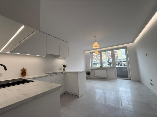 Mieszkanie 3-pokojowe Częstochowa Centrum, al. Aleja Kościuszki. Zdjęcie 2