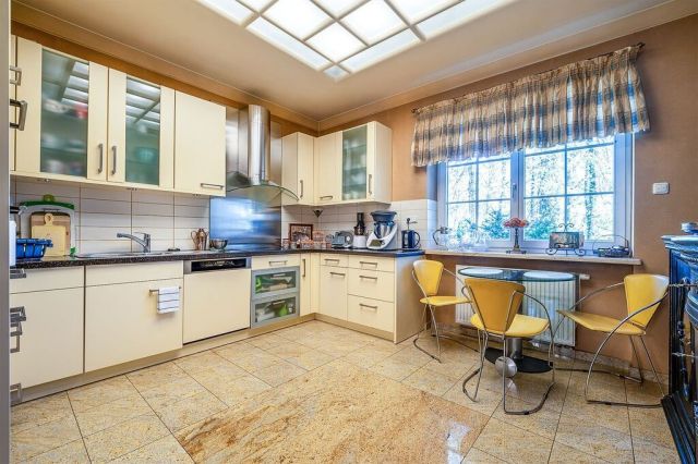 dom wolnostojący, 11 pokoi Łódź Julianów, ul. Świetlana. Zdjęcie 13