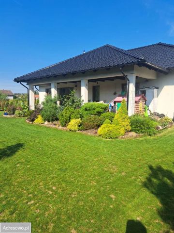 dom wolnostojący, 4 pokoje Modrzyca, ul. Bukowa. Zdjęcie 1