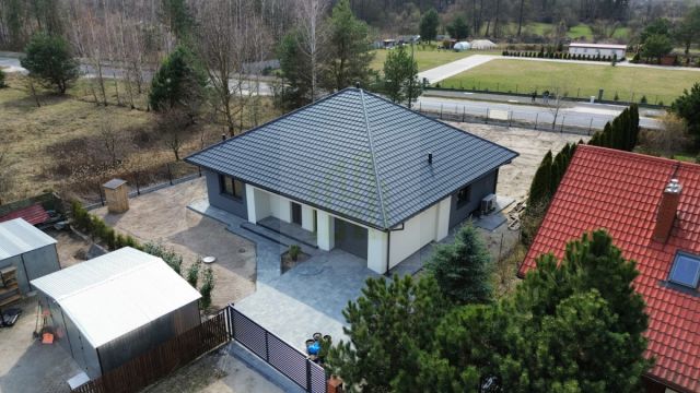 dom wolnostojący, 4 pokoje Jaktorów, ul. Chełmońskiego. Zdjęcie 1