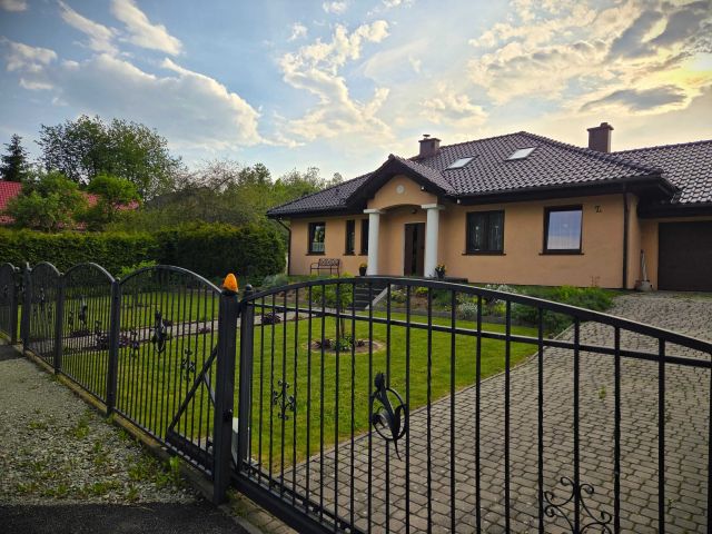 dom wolnostojący, 4 pokoje Wambierzyce, ul. Noworudzka. Zdjęcie 2