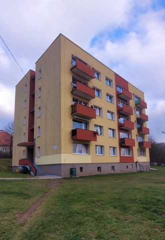 Mieszkanie 2-pokojowe Wałbrzych Biały Kamień, ul. Iwana Miczurina. Zdjęcie 1