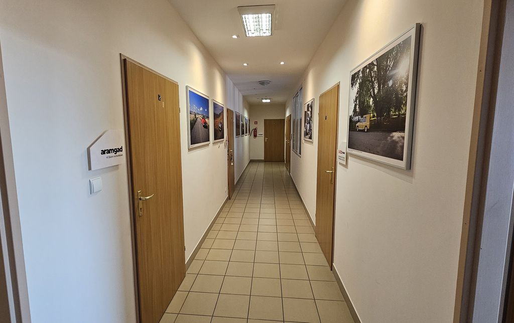Biuro Rzeszów, pl. Armii Krajowej. Zdjęcie 9