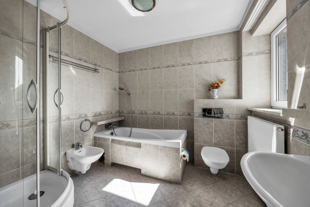 dom wolnostojący, 8 pokoi Kalisz, ul. Żwirki i Wigury. Zdjęcie 8