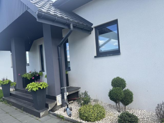 dom wolnostojący, 7 pokoi Nowy Sącz Zawada, ul. Starodworska. Zdjęcie 1