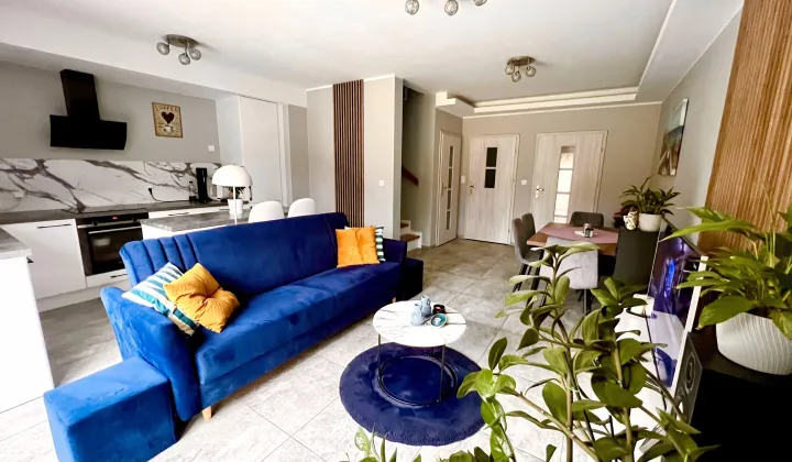 bliźniak, 5 pokoi Kiełczów, Akacjowa