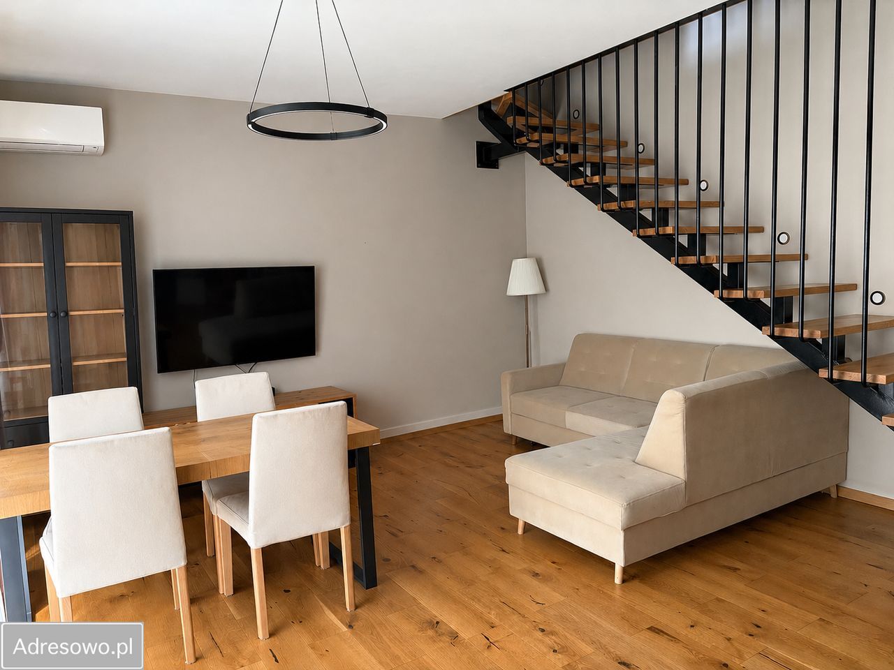 dom szeregowy, 4 pokoje Gniewomirowice. Zdjęcie 1