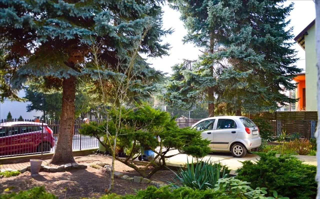 dom wolnostojący, 12 pokoi Radwanice, ul. Konstantego Ildefonsa Gałczyńskiego. Zdjęcie 2