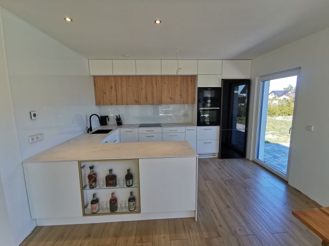 dom wolnostojący, 4 pokoje Święta. Zdjęcie 9