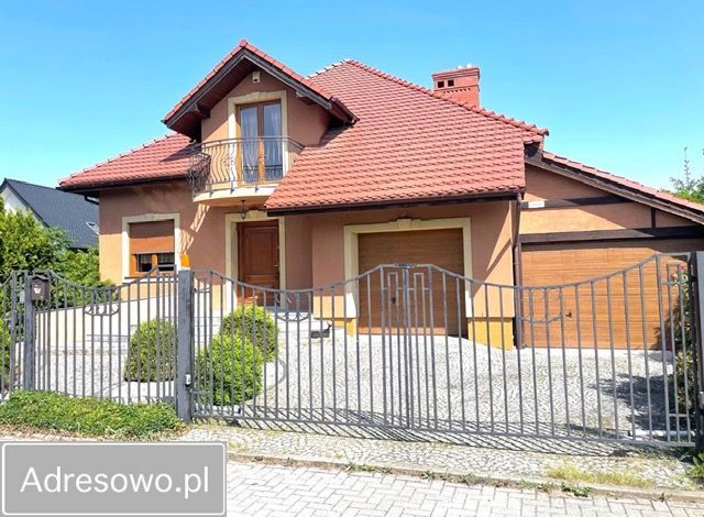 dom wolnostojący, 3 pokoje Legnica, ul. Wiślana. Zdjęcie 1