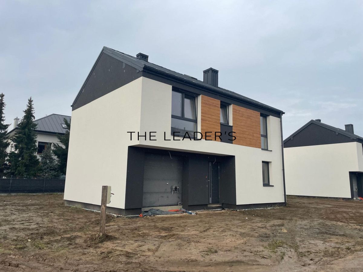 dom wolnostojący, 5 pokoi Łomianki. Zdjęcie 4