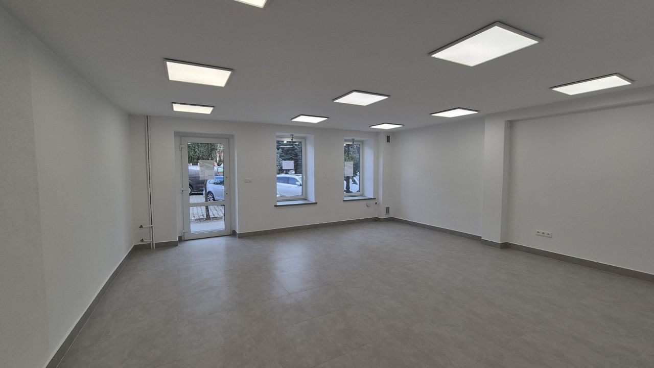 Lokal Lewin Brzeski, rynek Rynek. Zdjęcie 10