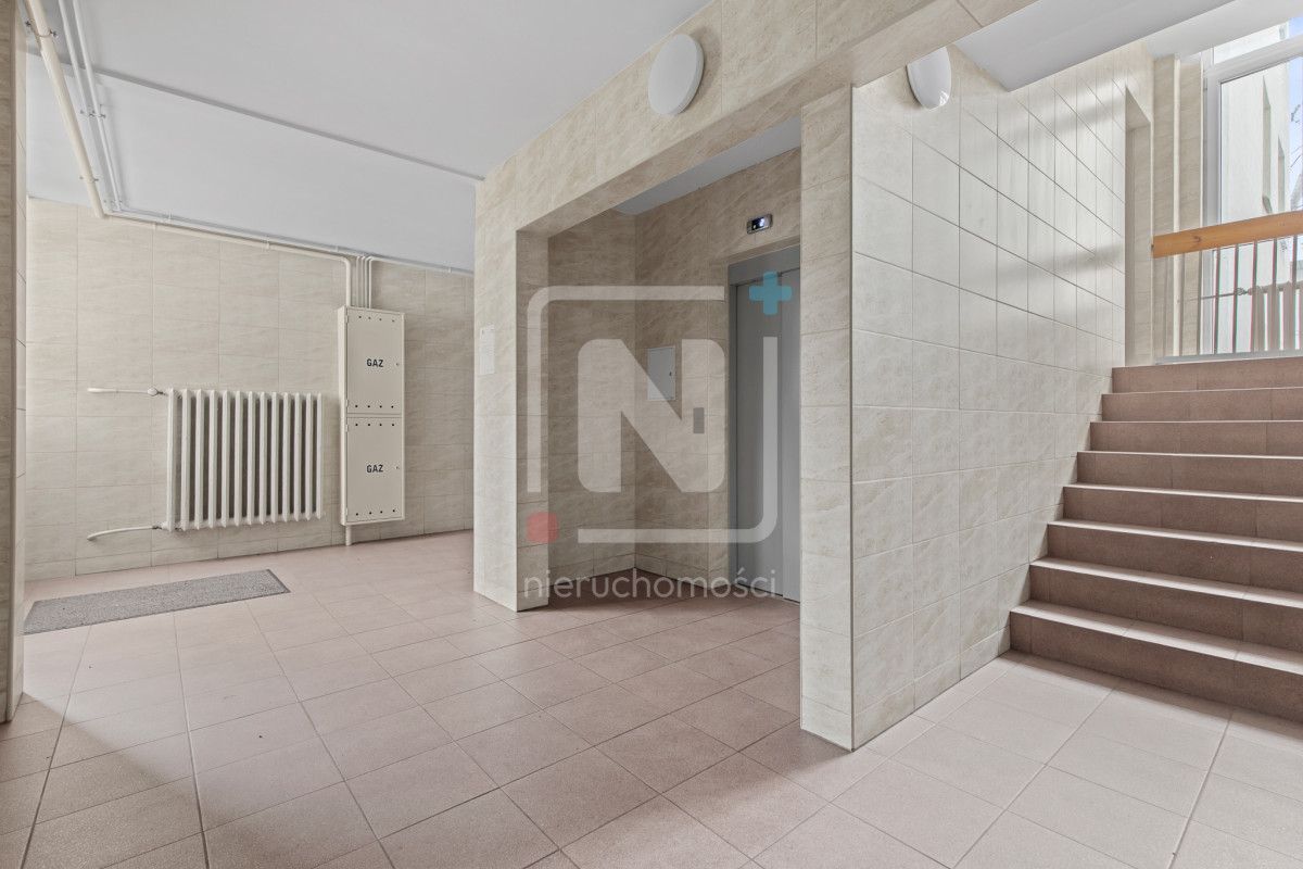 Mieszkanie 3-pokojowe Warszawa, ul. Edwarda Warchałowskiego. Zdjęcie 2