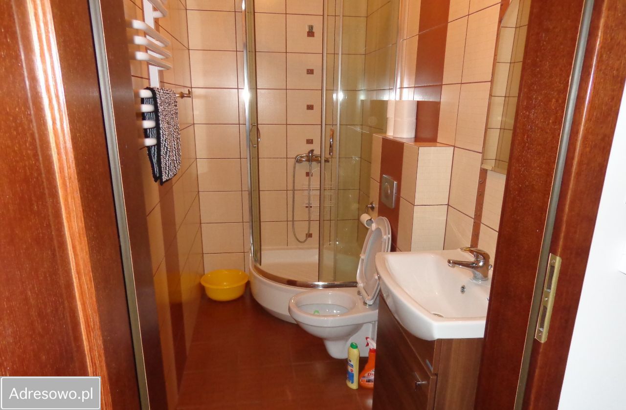 bliźniak, 8 pokoi Łazy. Zdjęcie 16