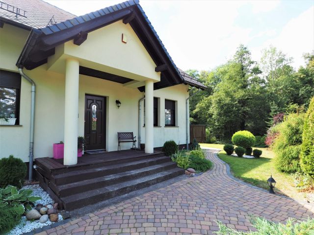 dom wolnostojący, 6 pokoi Kraszowice. Zdjęcie 1
