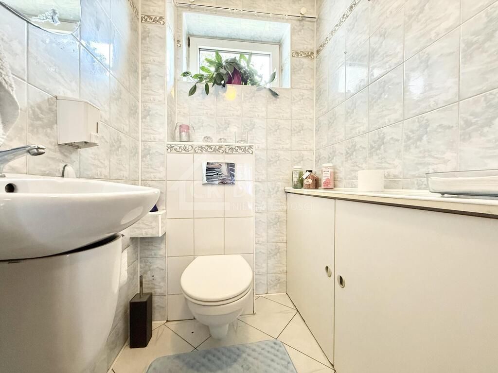 dom wolnostojący, 8 pokoi Kielce Barwinek. Zdjęcie 15