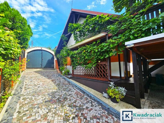 dom wolnostojący, 3 pokoje Krosno Zawodzie. Zdjęcie 1