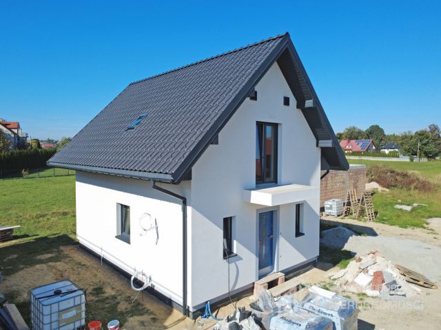 dom wolnostojący, 4 pokoje Kłaj. Zdjęcie 2