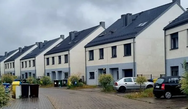 bliźniak, 9 pokoi Domasław, ul. Cynamonowa