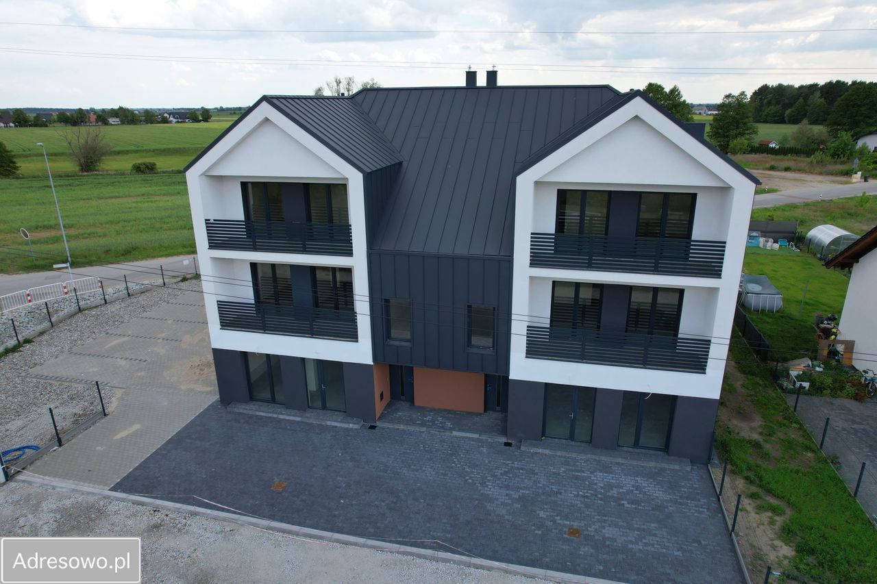 bliźniak, 8 pokoi Siekierki Wielkie, ul. Klonowa. Zdjęcie 1