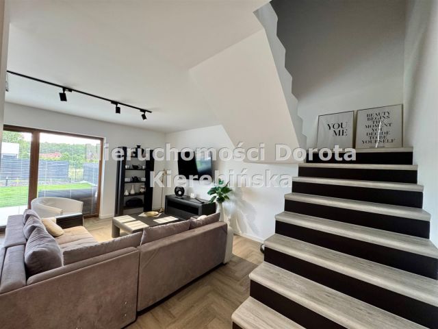 dom szeregowy, 7 pokoi Tomaszów Mazowiecki. Zdjęcie 36